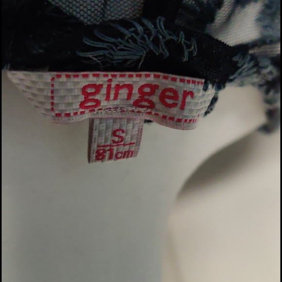 *💖 2/$15 or 4/$25, Embroidered design on a mesh fabric - Picture 3 of 6